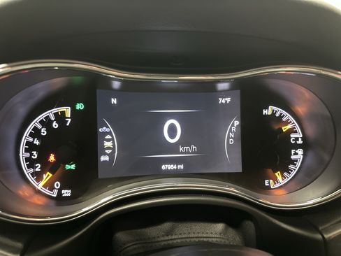 Used 2018 Jeep Grand Cherokee Laredo AWD/4WD image 21