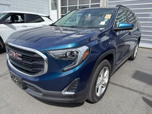 Used 2020 GMC Terrain SLE w/ Driver Convenience Package AWD/4WD image 2