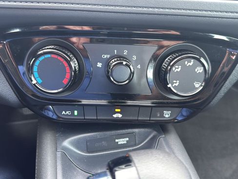 Used 2021 Honda HR-V LX image 18