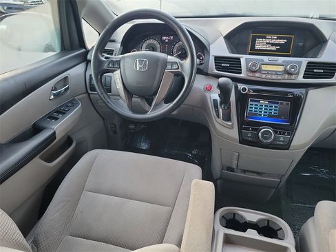 Used 2016 Honda Odyssey EX image 10