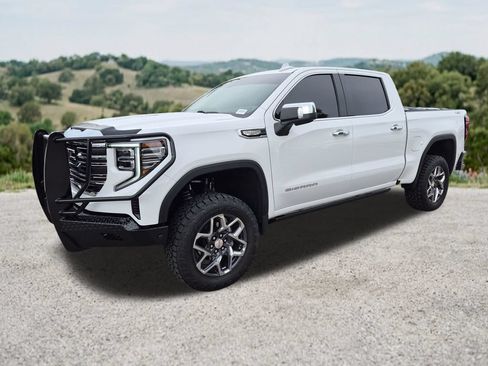 Used 2026 GMC Sierra 1500 SLT AWD/4WD image 3