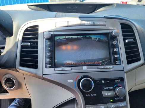 Used 2010 Toyota Venza AWD w/ Premium Pkg #2 image 21