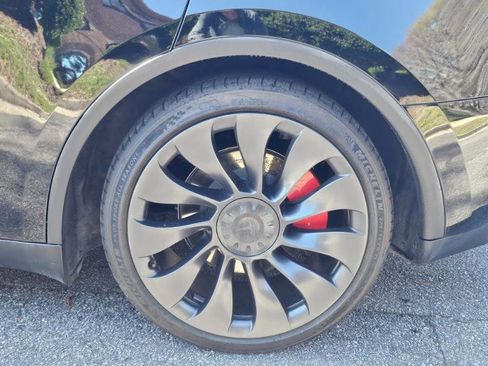 Used 2022 Tesla Model Y Performance image 18