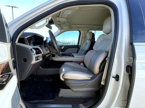 Used 2022 Lincoln Navigator L Reserve image 10