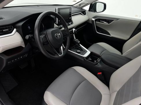 Used 2020 Toyota RAV4 Limited AWD/4WD image 12