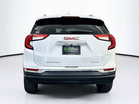 Used 2024 GMC Terrain SLT AWD/4WD image 7