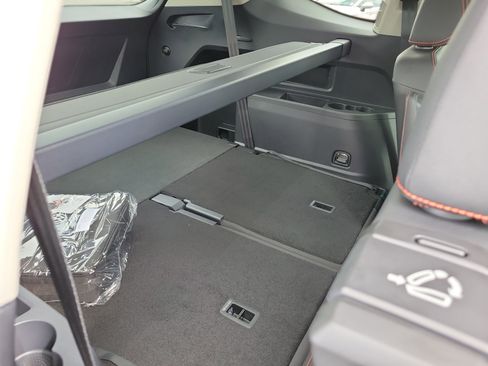 New 2026 Volkswagen Atlas Peak Edition image 11