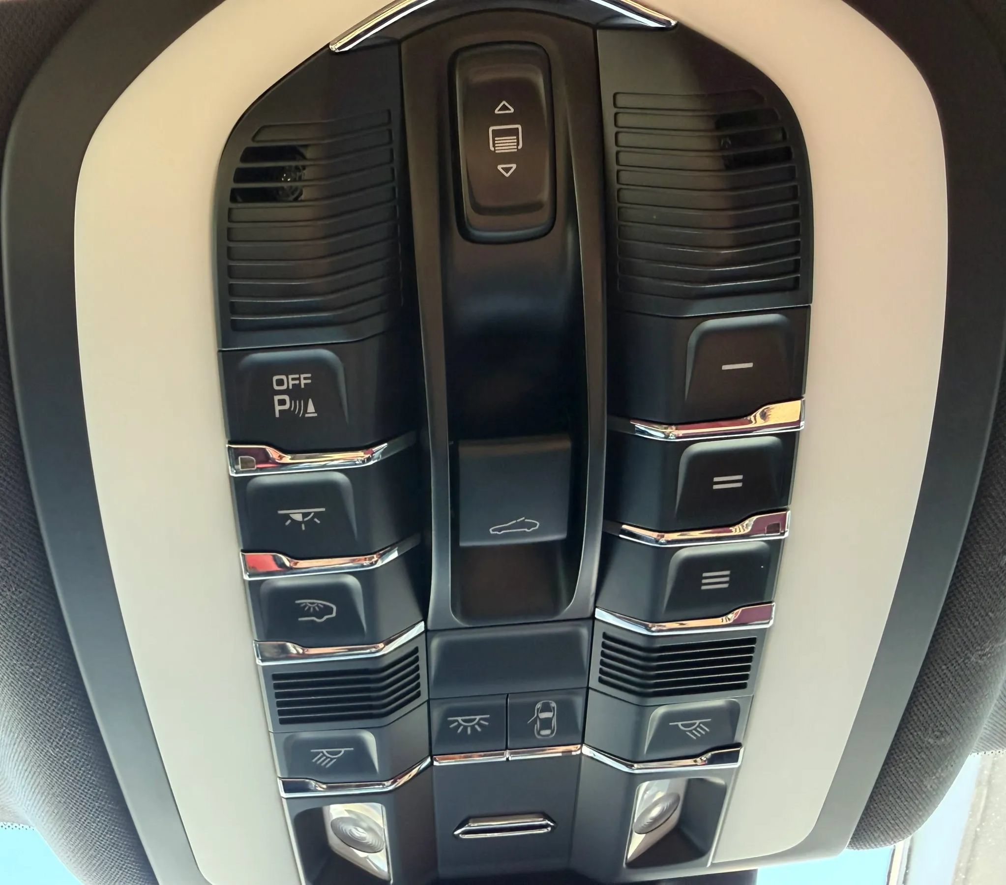Used 2020 Porsche Macan GTS AWD/4WD image 26