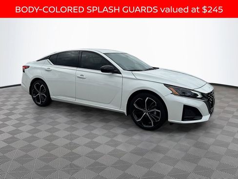Used 2024 Nissan Altima 2.5 SR image 3