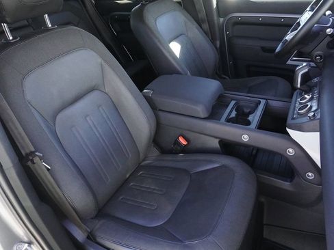 Used 2020 Land Rover Defender 110 SE image 24