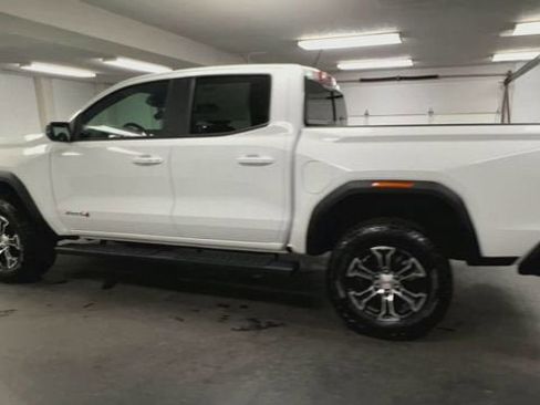 Certified 2025 GMC Canyon AT4 w/ AT4 Premium Package AWD/4WD image 6