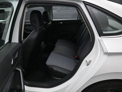 New 2026 Volkswagen Jetta SE image 11