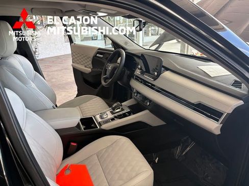 Used 2025 Mitsubishi Outlander SEL AWD/4WD image 24