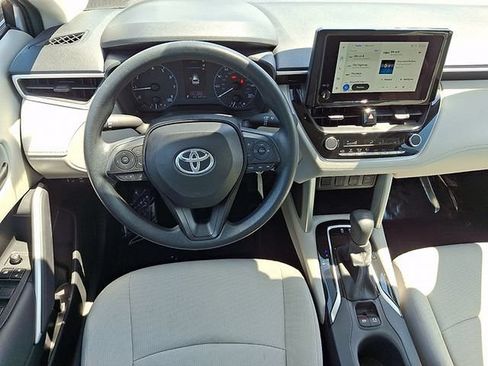 Used 2024 Toyota Corolla Cross L FWD image 11