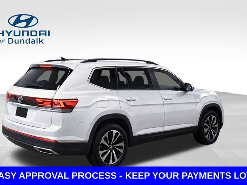 Used 2024 Volkswagen Atlas SE image 2