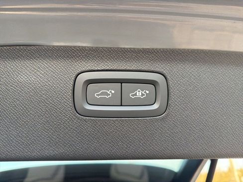 New 2026 Volvo XC90 B6 Ultra w/ Protection Package image 19