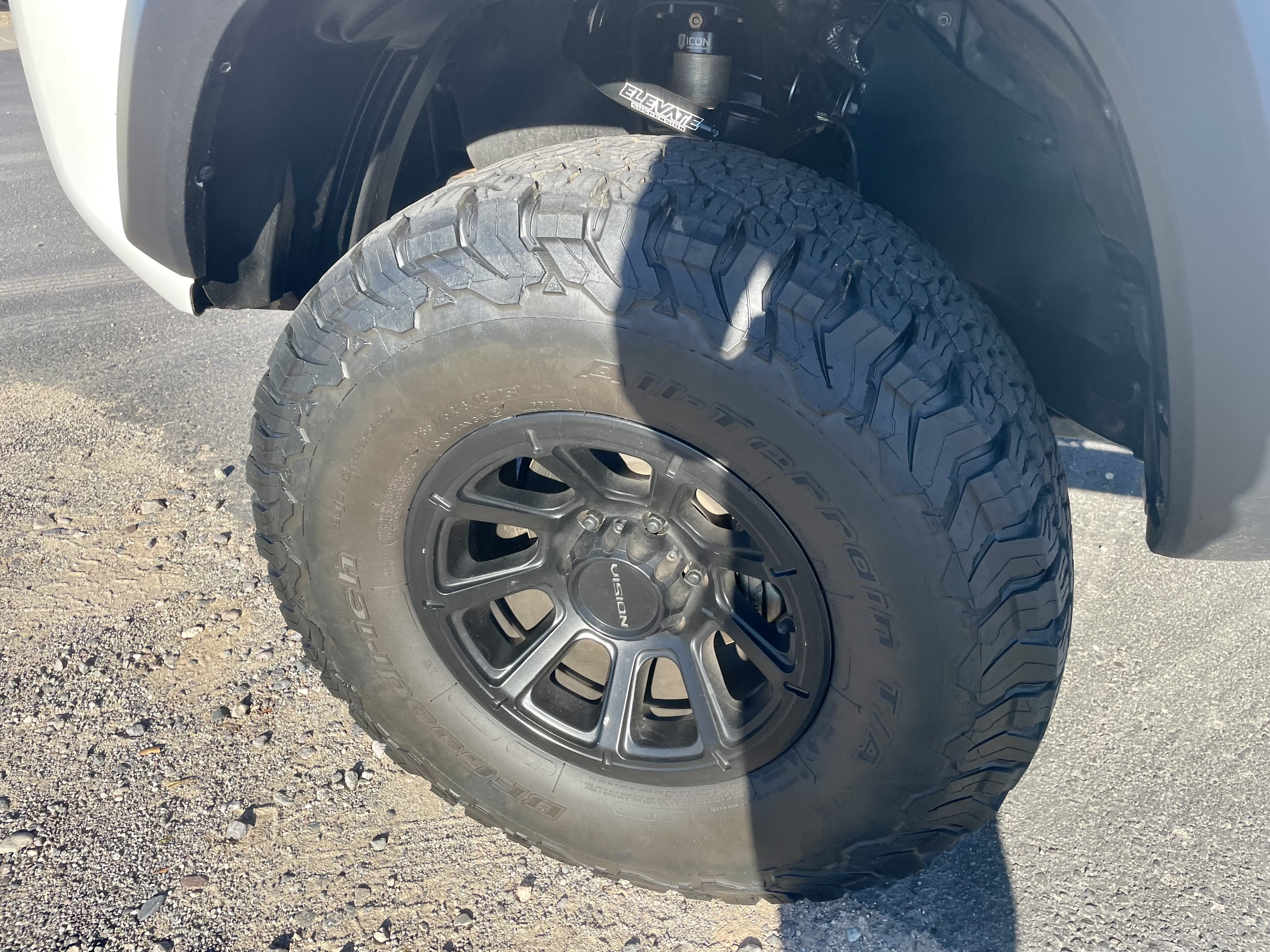 Used 2023 Toyota Tacoma TRD Off-Road AWD/4WD image 9