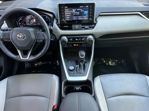 Used 2021 Toyota RAV4 Limited w/ Carpet Mat Package (TMS) AWD/4WD image 16