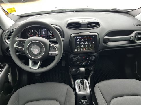 Used 2023 Jeep Renegade Latitude AWD/4WD image 7