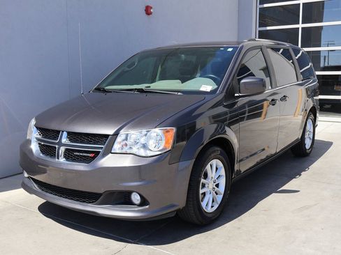 Used 2019 Dodge Grand Caravan SXT FWD image 1
