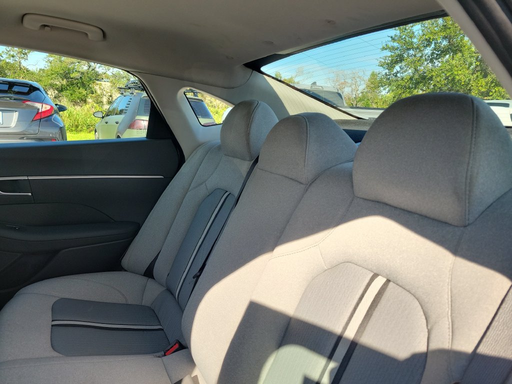 Used 2021 Hyundai Sonata SE w/ Preferred Accessory Package FWD image 23