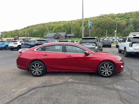 Used 2025 Chevrolet Malibu RS FWD image 3