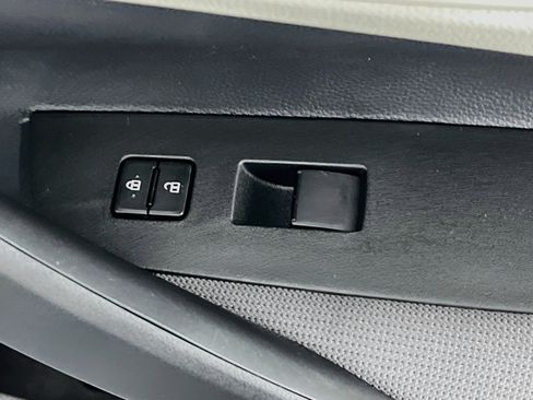 Used 2026 Toyota Corolla LE FWD image 29