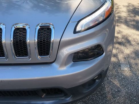 Used 2017 Jeep Cherokee Latitude image 11