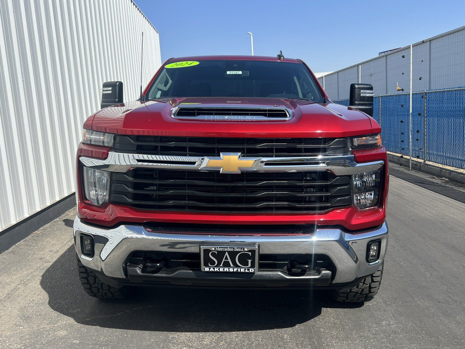 Used 2024 Chevrolet Silverado 2500 LT RWD image 2