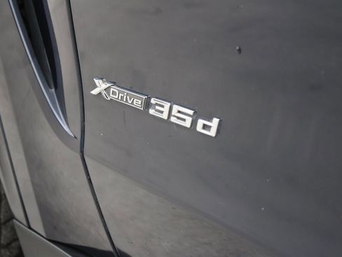 Used 2017 BMW X5 xDrive35d image 10
