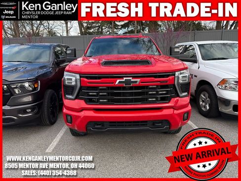 Used 2024 Chevrolet Silverado 2500 LTZ w/ LTZ Plus Package image 3