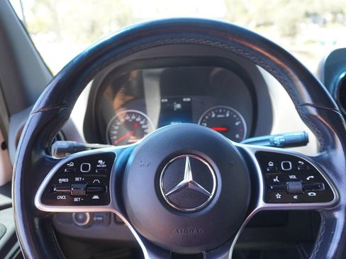 Used 2022 Mercedes-Benz Sprinter 2500 image 20