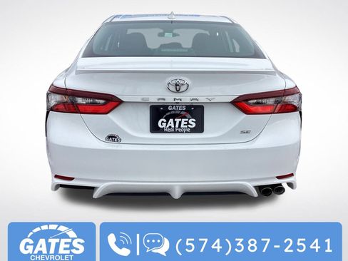 Used 2024 Toyota Camry SE image 9