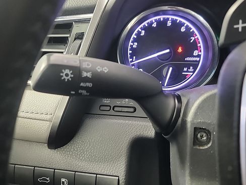 Used 2018 Toyota Camry SE w/ Moonroof Package image 29