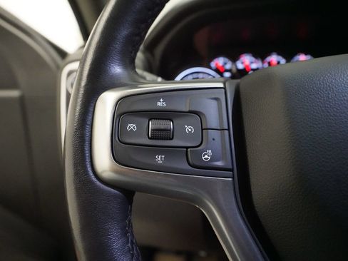 Used 2022 Chevrolet Silverado 1500 LT AWD/4WD image 17