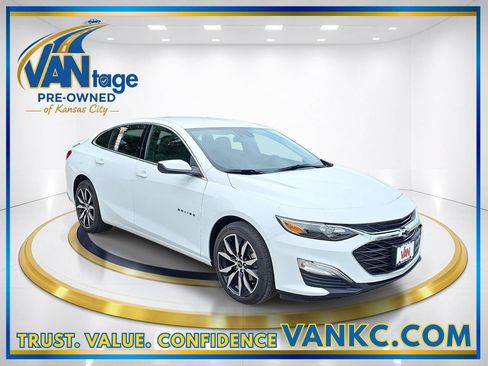 Used 2023 Chevrolet Malibu RS w/ Driver Confidence Package FWD image 3