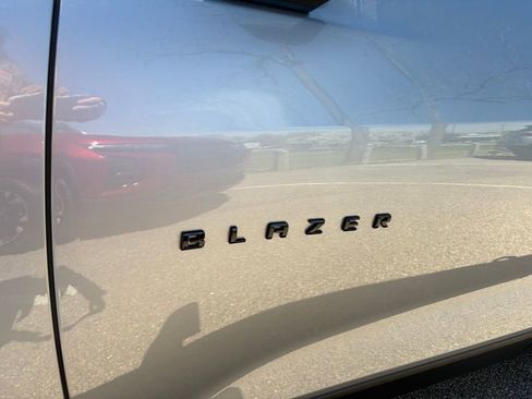 Used 2025 Chevrolet Blazer LT w/ Convenience Package AWD/4WD image 14