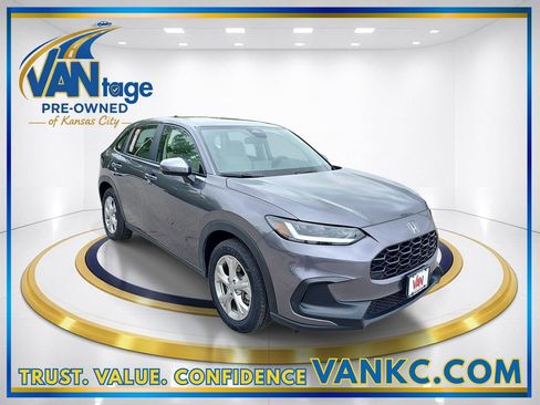 Used 2023 Honda HR-V LX image 3