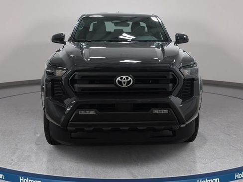 Certified 2025 Toyota Tacoma SR5 AWD/4WD image 2