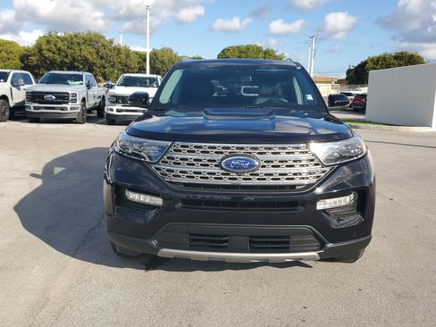 Used 2022 Ford Explorer Limited w/ Equipment Group 301A image 2