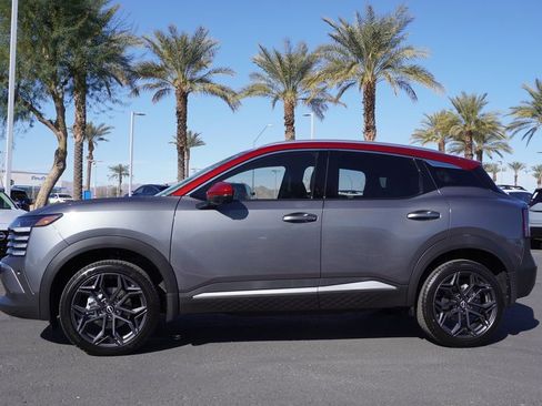 Certified 2025 Nissan Kicks SR FWD image 2
