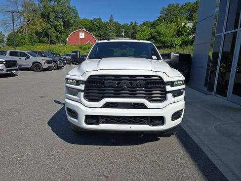 Used 2025 RAM 2500 Big Horn AWD/4WD image 2