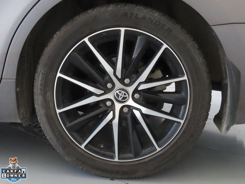 Used 2022 Toyota Camry SE FWD image 25