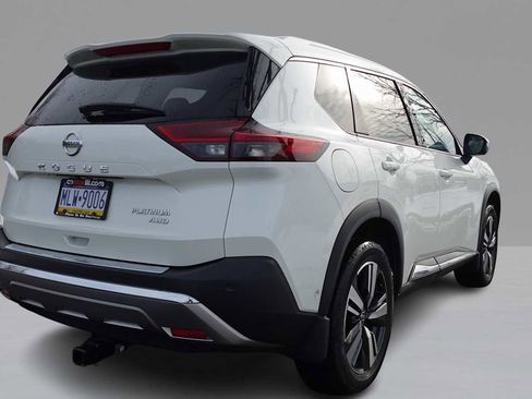 Used 2021 Nissan Rogue Platinum image 5