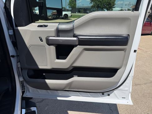 Used 2021 Ford F250 XLT w/ XLT Premium Package AWD/4WD image 27