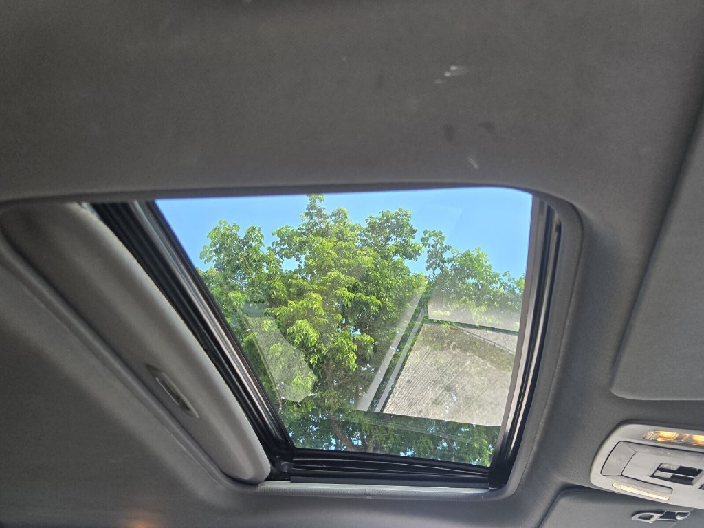 Used 2022 Toyota Sienna XLE FWD image 21