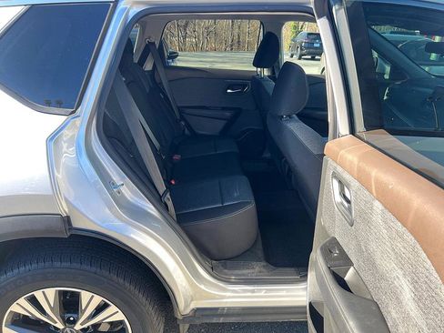 Certified 2023 Nissan Rogue SV image 24