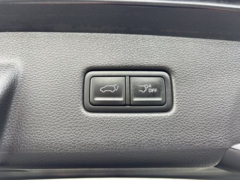 Used 2024 Kia Carnival EX image 21