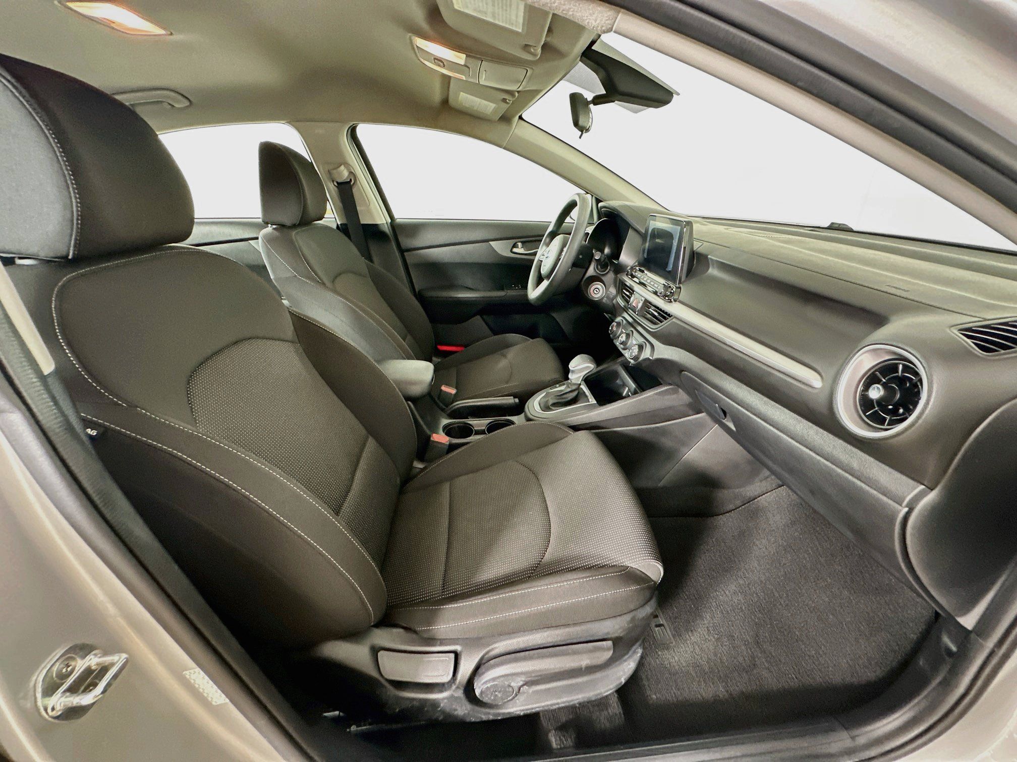 Used 2020 Kia Forte LXS FWD image 29