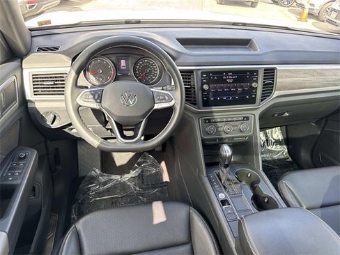 Certified 2021 Volkswagen Atlas Cross Sport SE w/ Panoramic Sunroof Package image 8